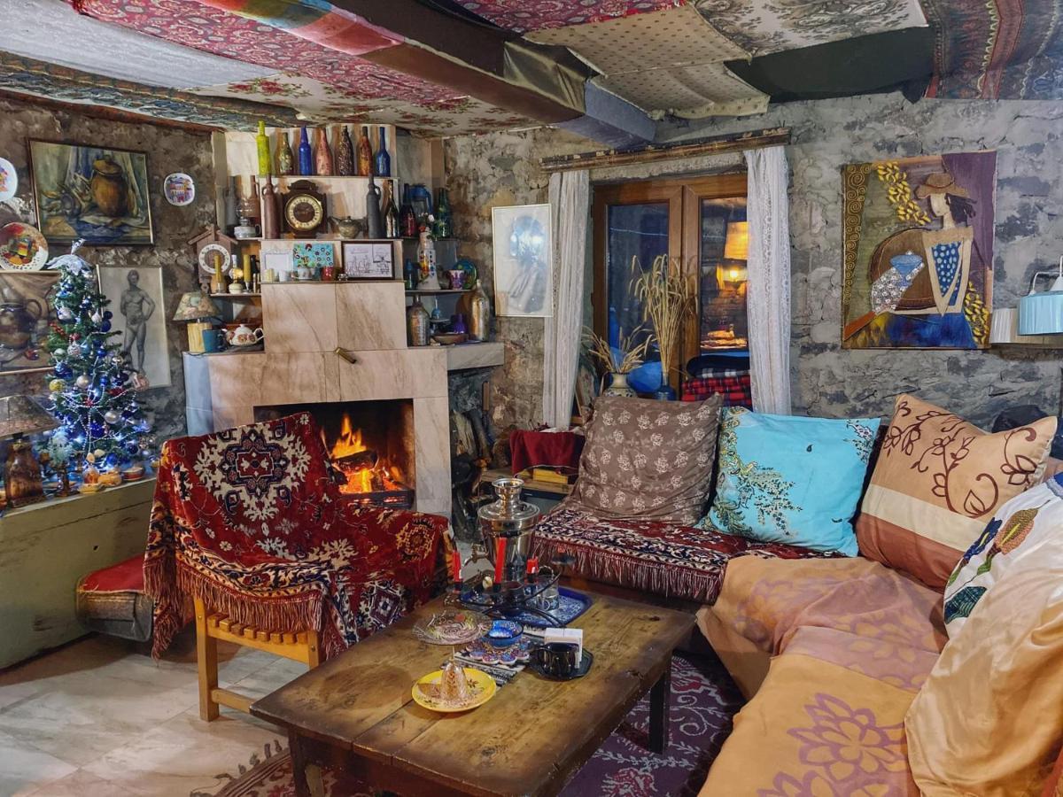 Artist'S House Hotel Tetritskaro Kültér fotó
