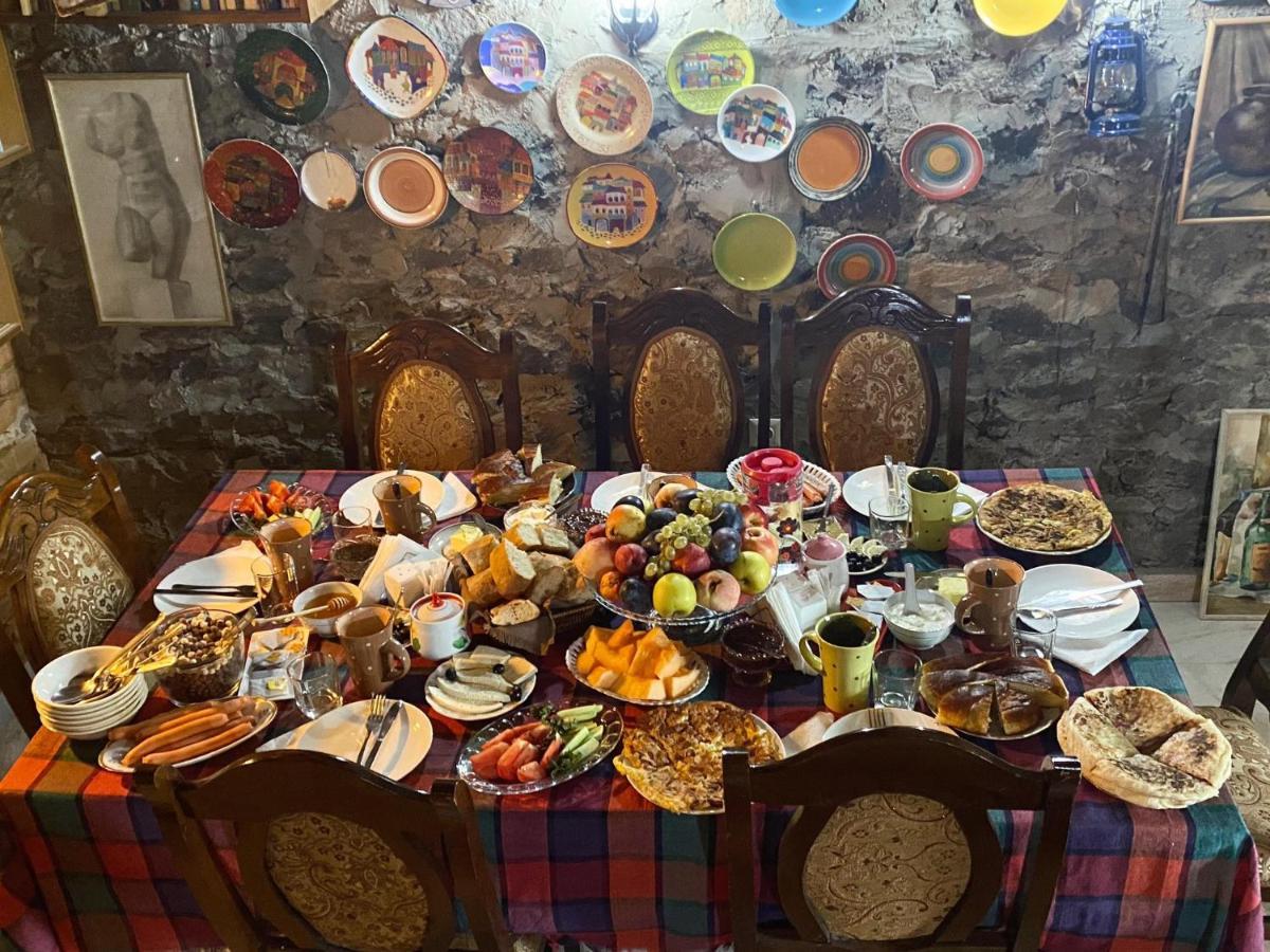 Artist'S House Hotel Tetritskaro Kültér fotó