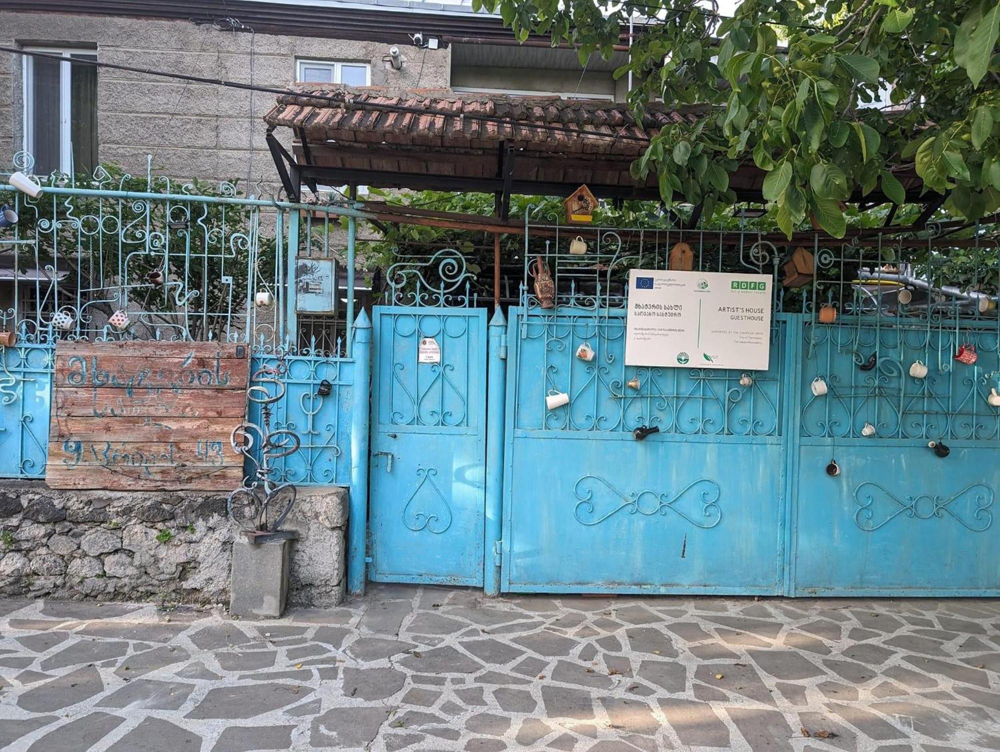 Artist'S House Hotel Tetritskaro Kültér fotó